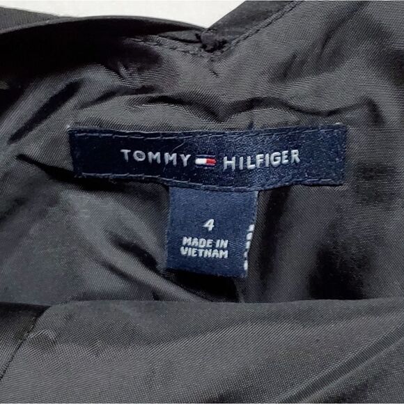 TOMMY Hilfiger Black Diamond Texturex Sleeveless V-neck Fitted Waist Shift Dress - Picture 12 of 13